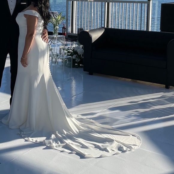 Maggie sottero wedding dress - Picture 4 of 9